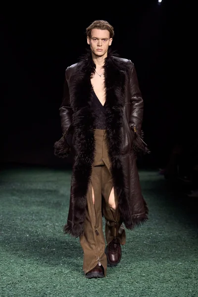Look 37